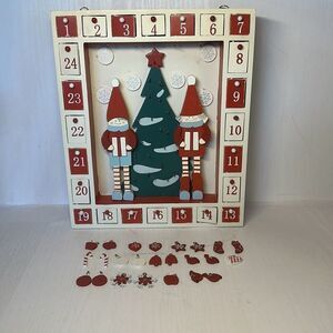 Department 56 Wooden Advent‎ Calendar with 24 Miniatures to Hang